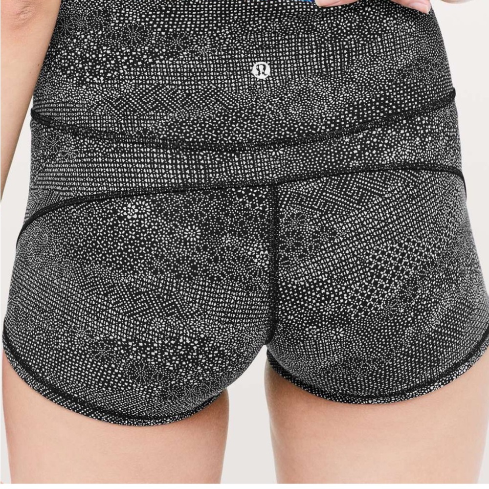 lululemon In Movement Shorts Everlux 2.5 size 6